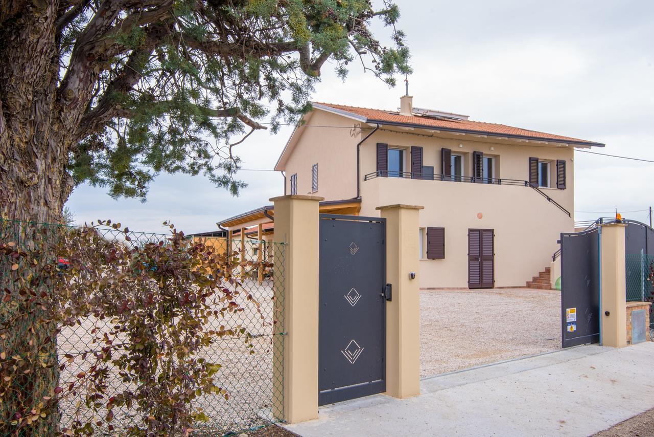 La Viola E Il Sole - Alloggi E Glamping - Fermo Exterior foto